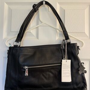 Over Earth Black Leather Purse